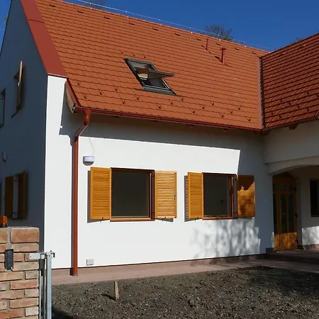 Poloskei To Vendeghaz Poloske